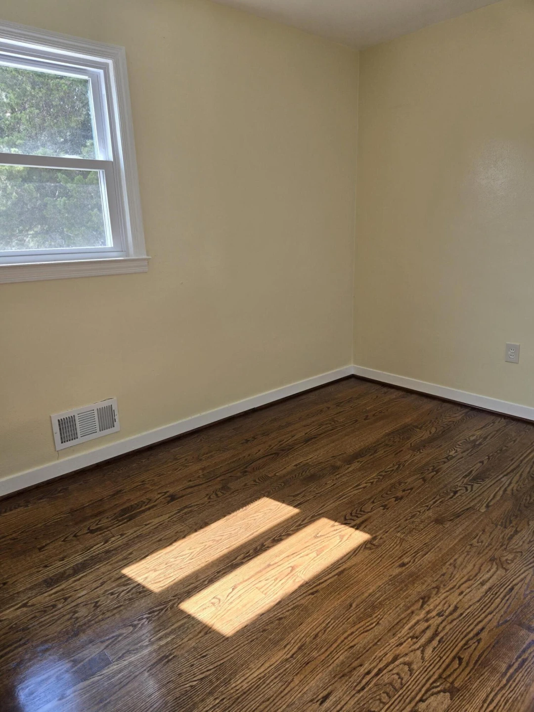 3929 Kentucky AVE NW - Photo 7