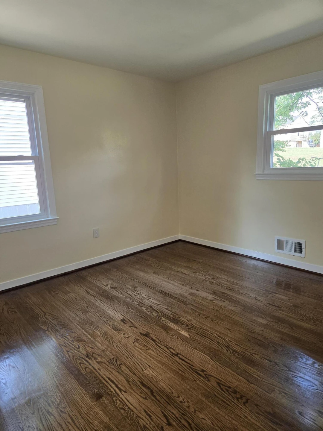 3929 Kentucky AVE NW - Photo 8