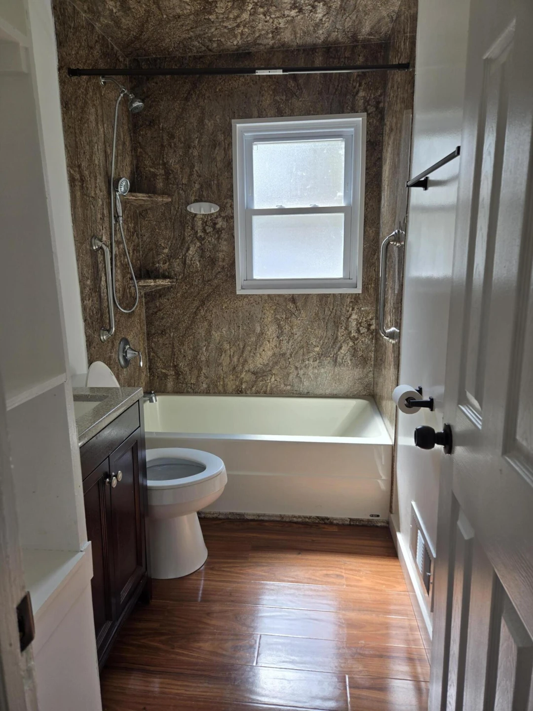 3929 Kentucky AVE NW - Photo 9