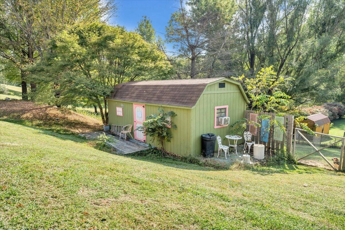 1047 Laymantown RD - Photo 22