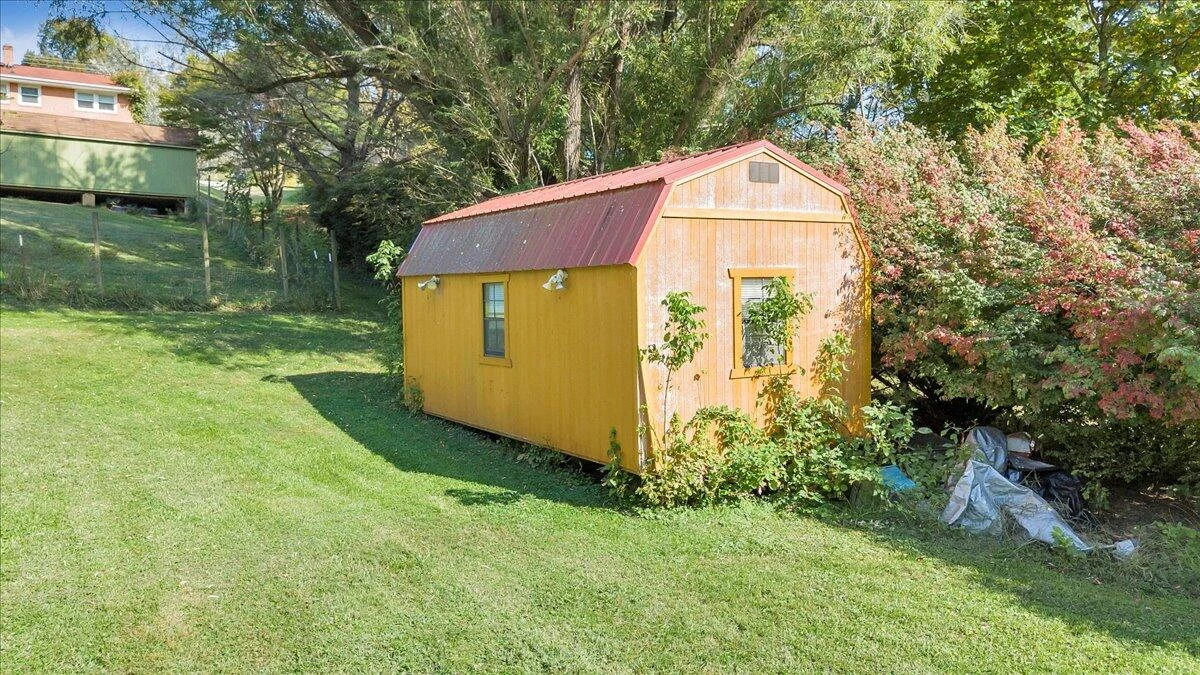 1047 Laymantown RD - Photo 24