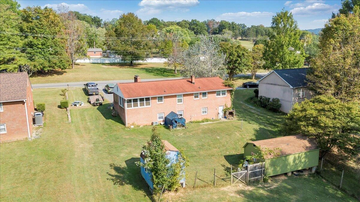 1047 Laymantown RD - Photo 37