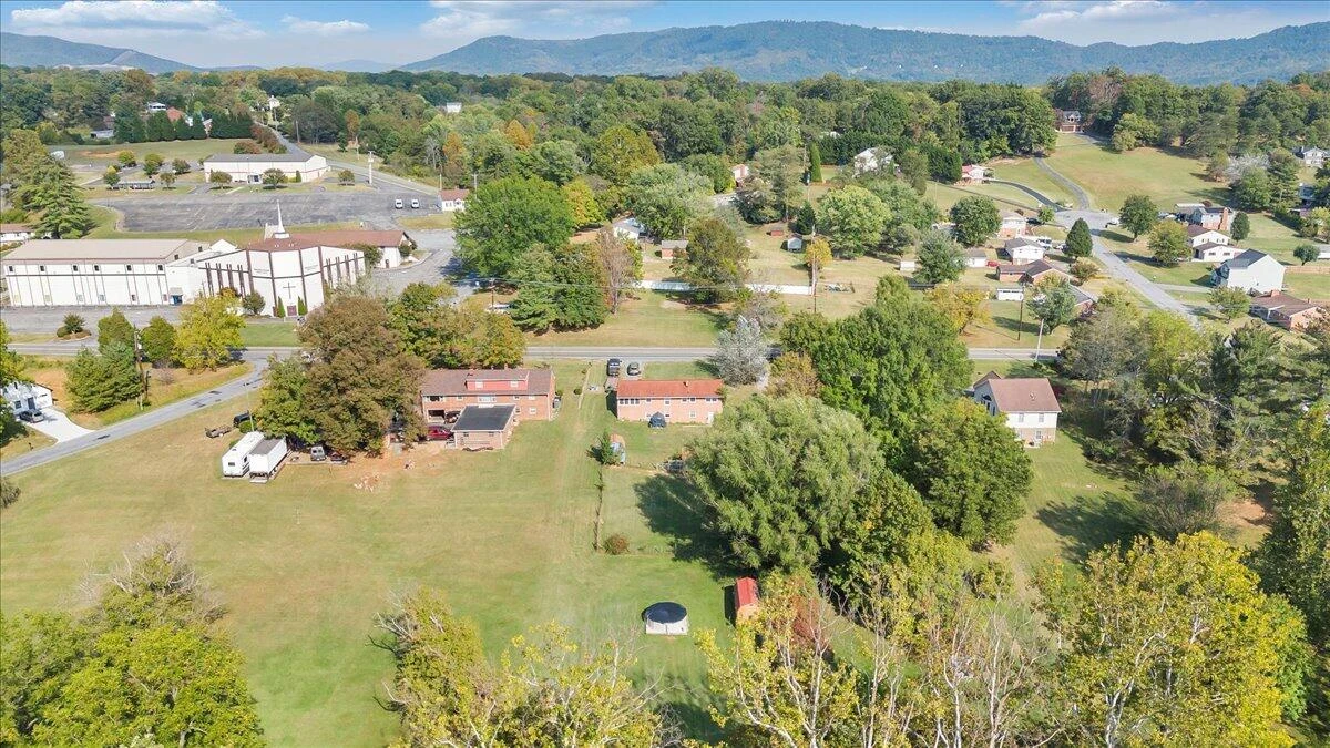 1047 Laymantown RD - Photo 40