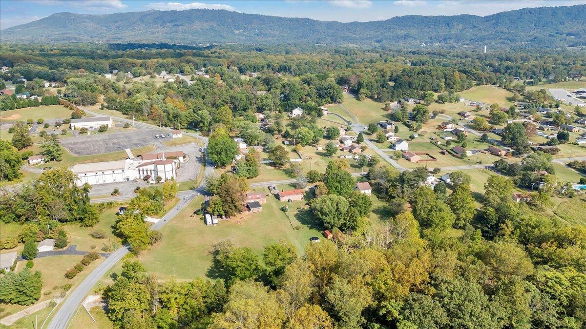 1047 Laymantown RD - Photo 42