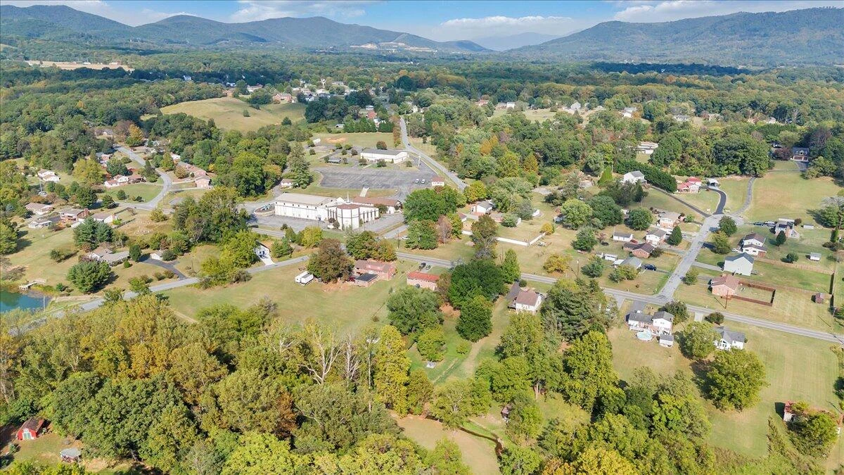 1047 Laymantown RD - Photo 43
