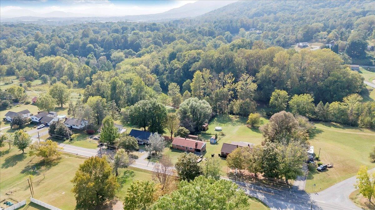 1047 Laymantown RD - Photo 47