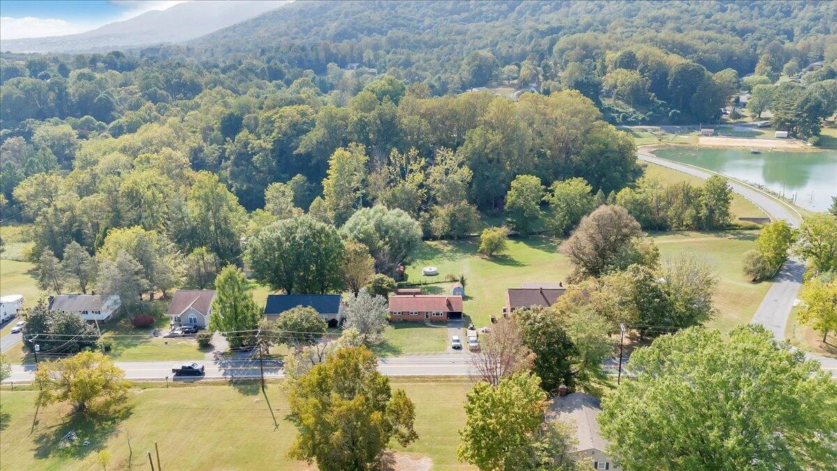 1047 Laymantown RD - Photo 48