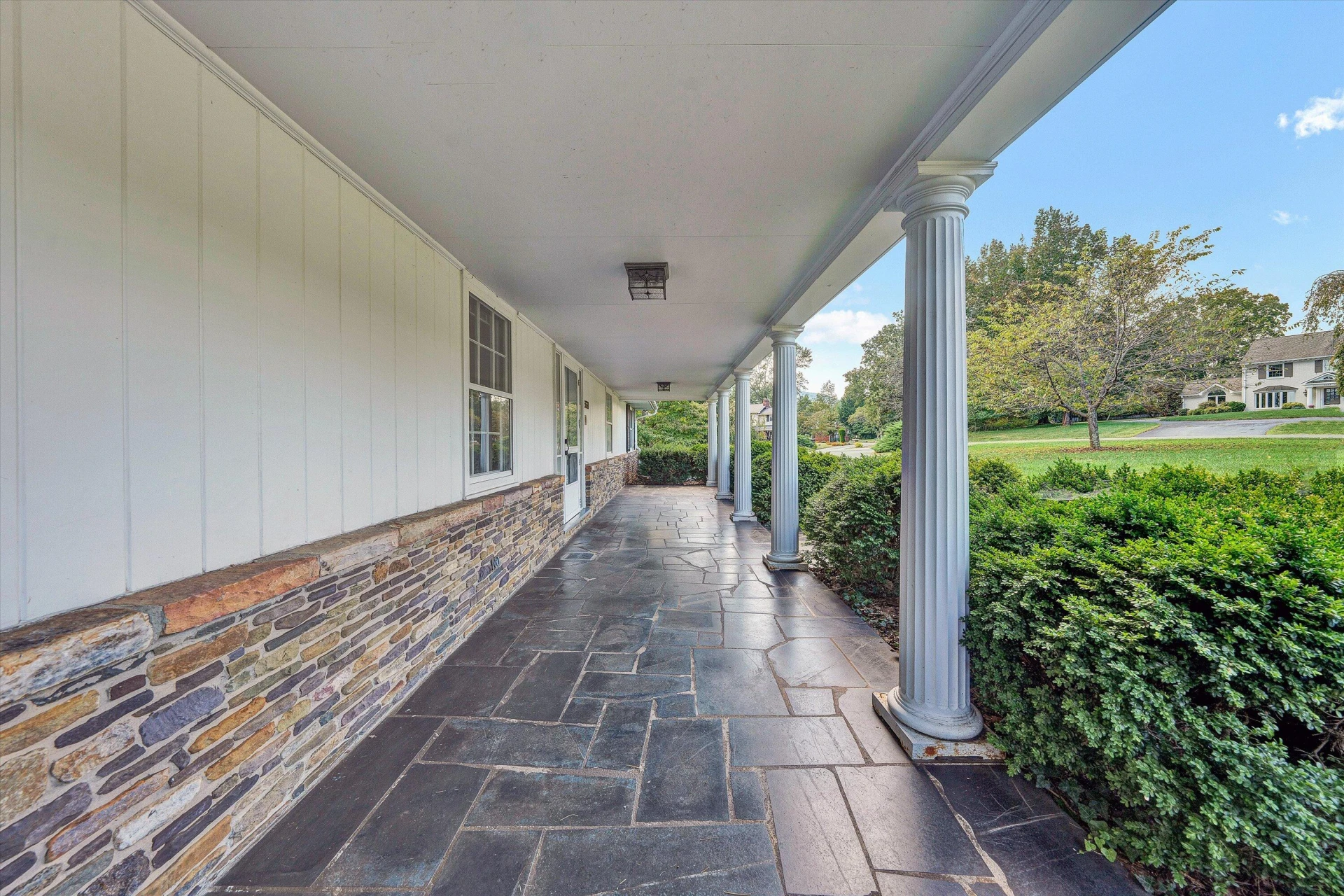 5668 Club LN - Photo 6