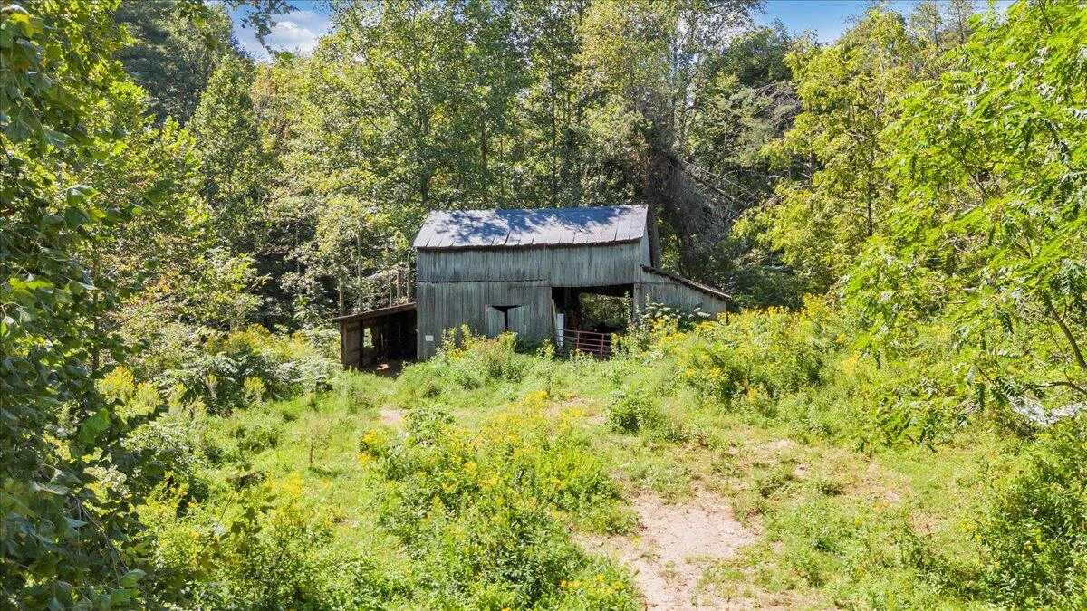 5741 Providence Church RD - Photo 29