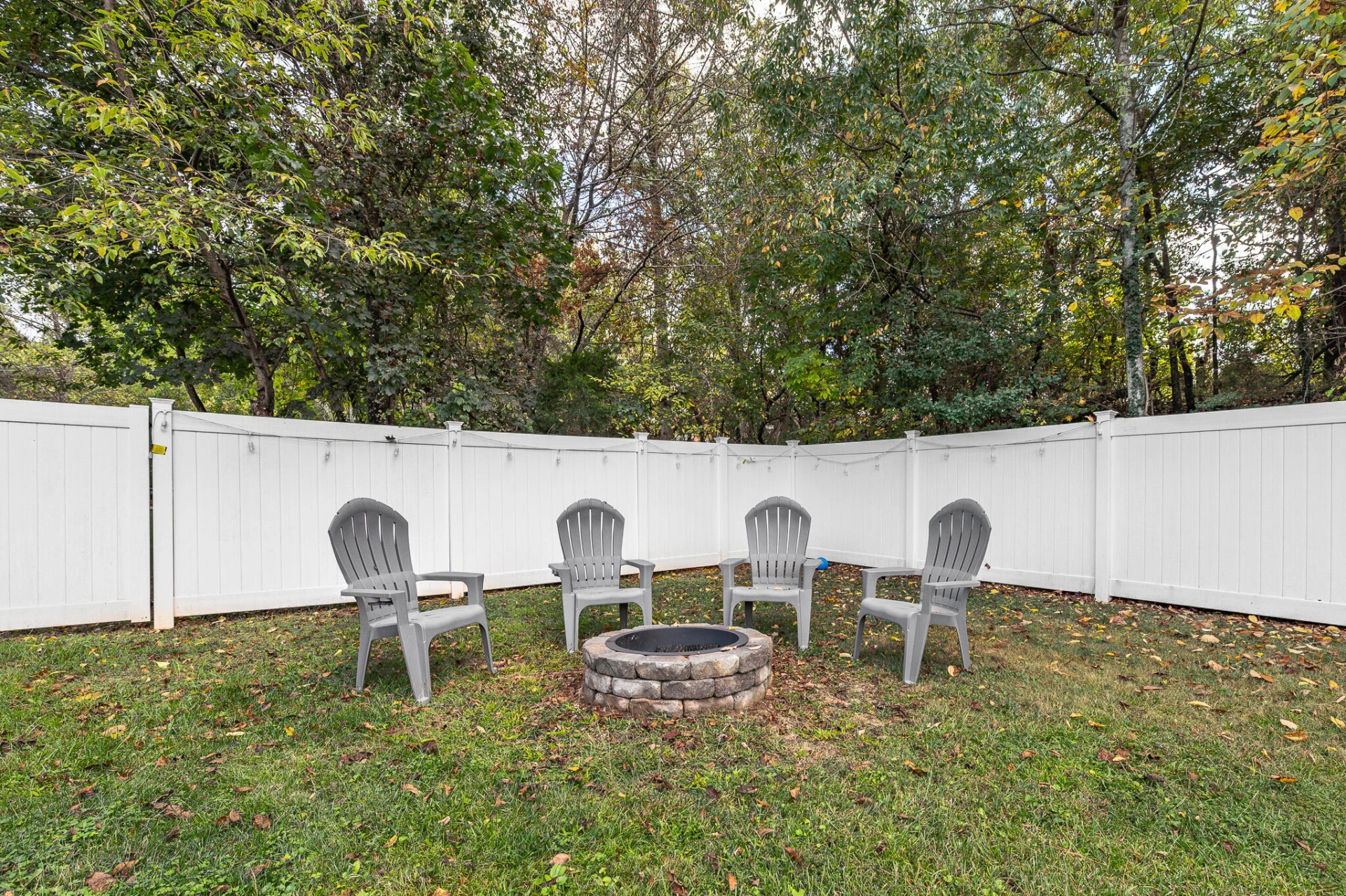 1005 Bowling DR - Photo 12