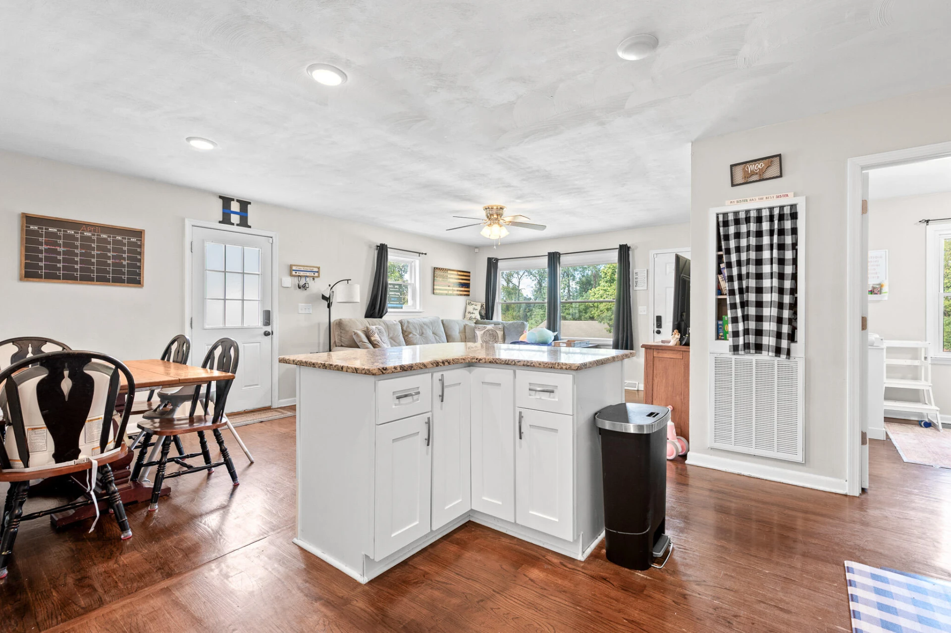 1005 Bowling DR - Photo 24