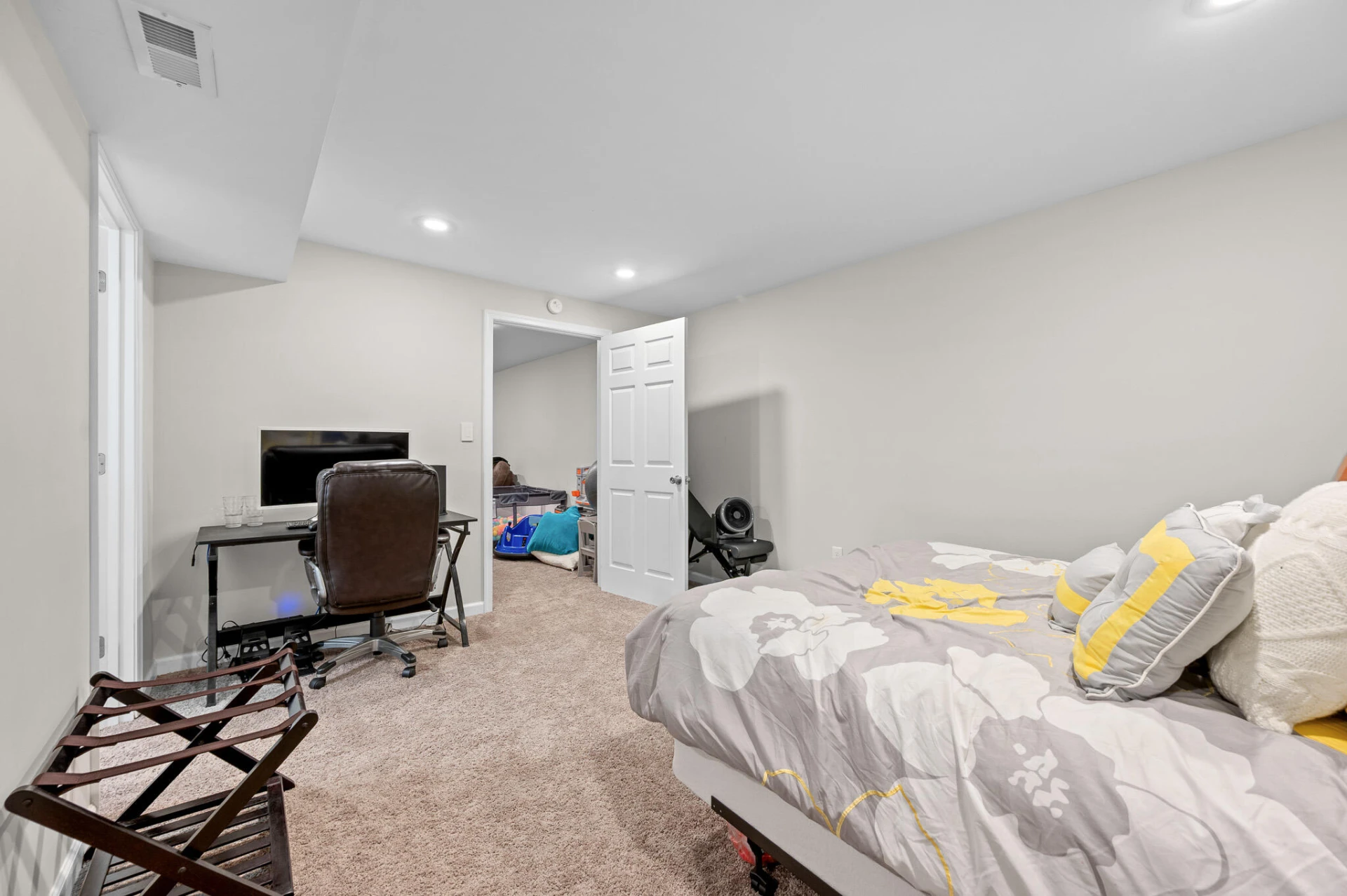 1005 Bowling DR - Photo 40
