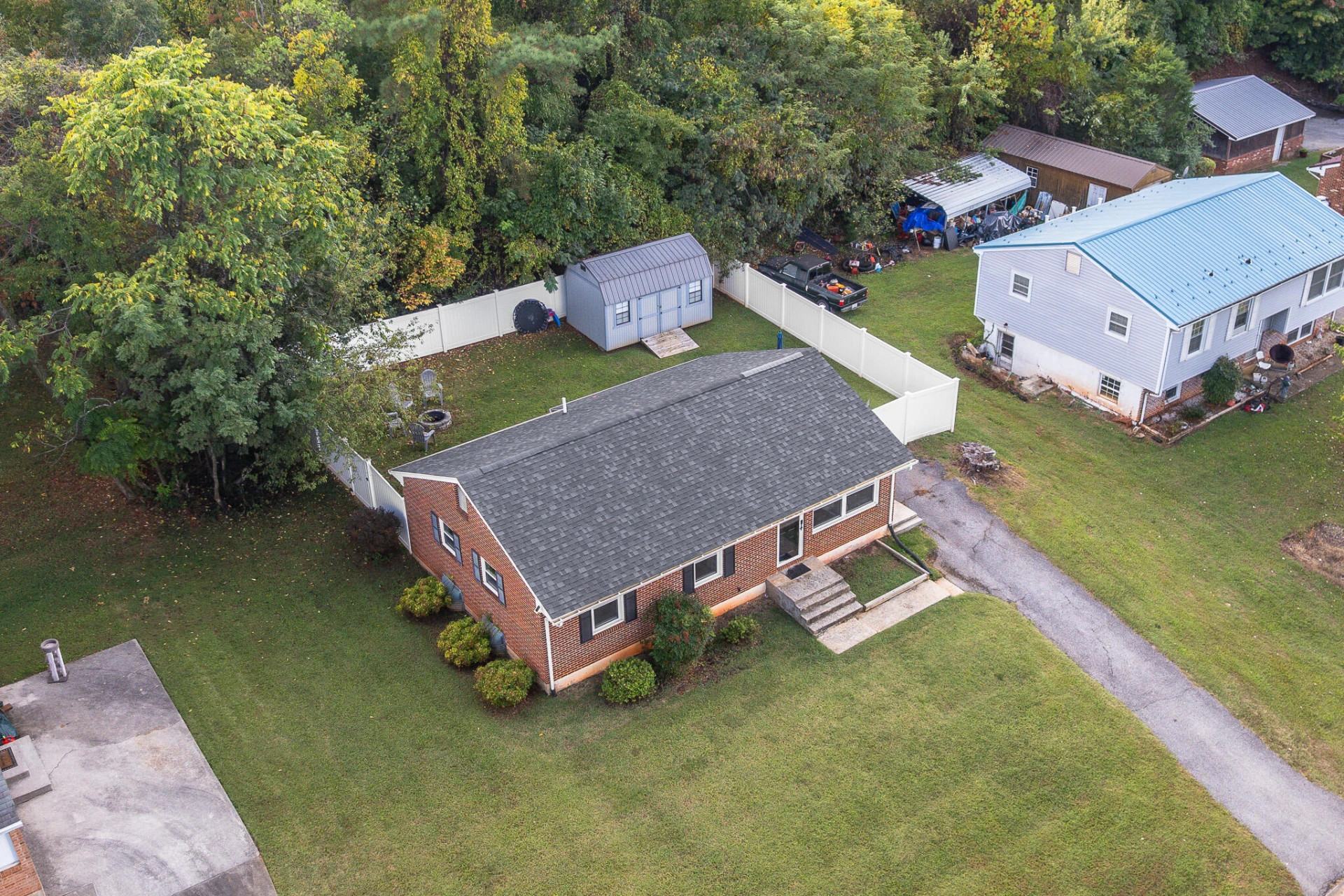 1005 Bowling DR - Photo 7