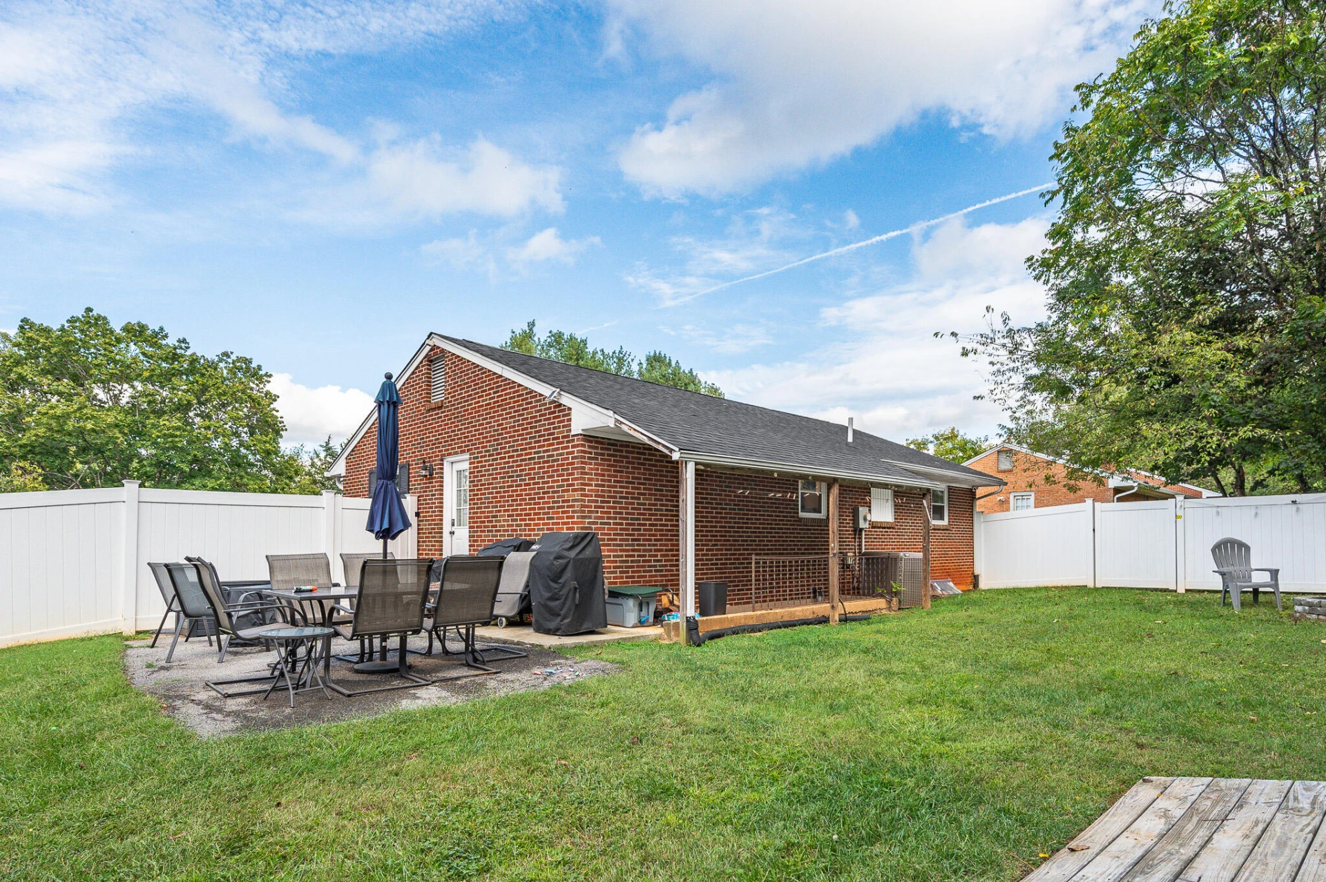 1005 Bowling DR - Photo 8