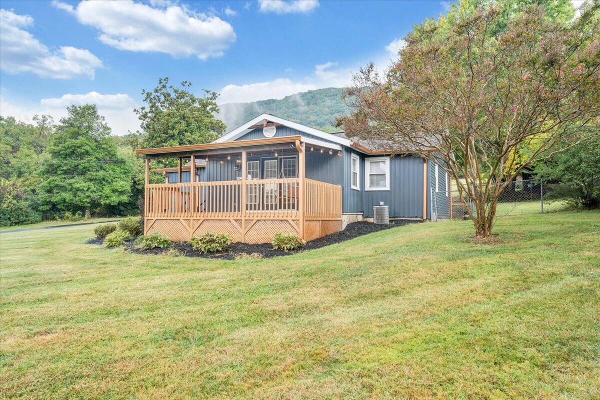 4515 Yellow Mountain RD