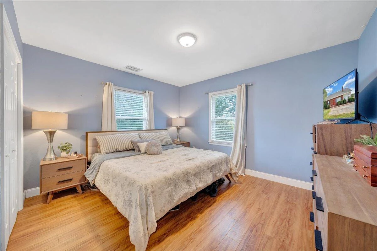 10590 Stewartsville RD - Photo 17