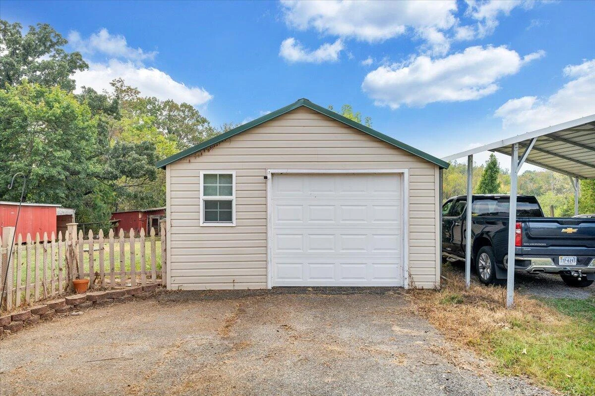10590 Stewartsville RD - Photo 37