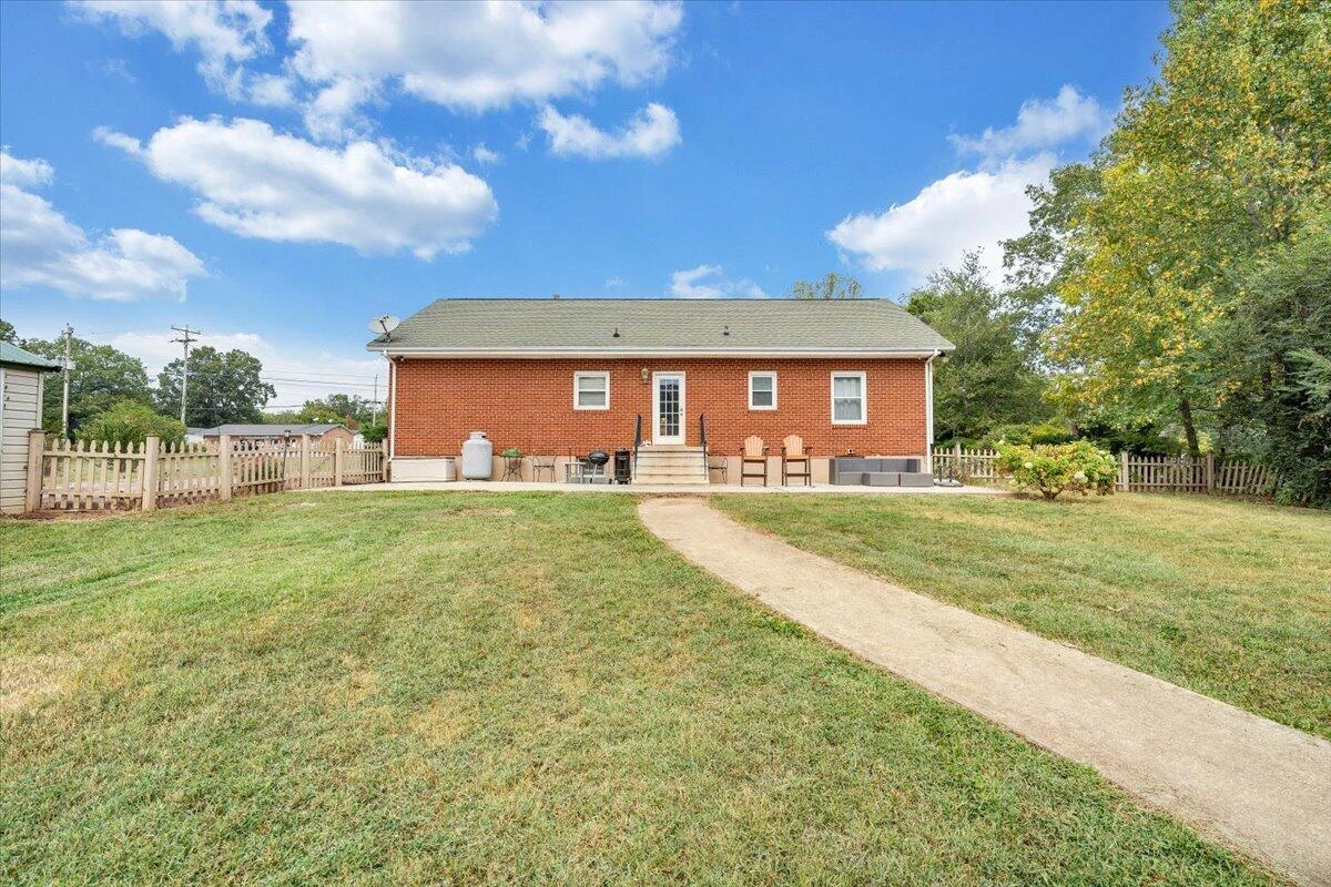 10590 Stewartsville RD - Photo 40