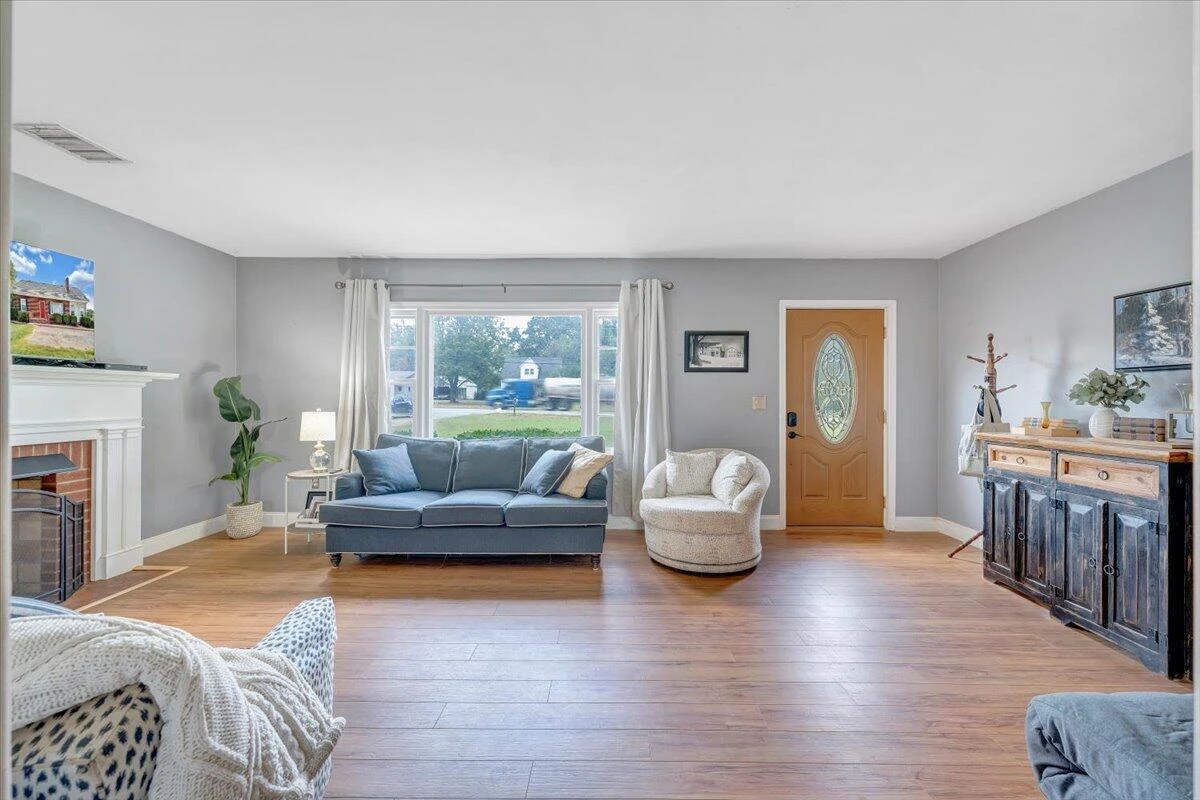10590 Stewartsville RD - Photo 8