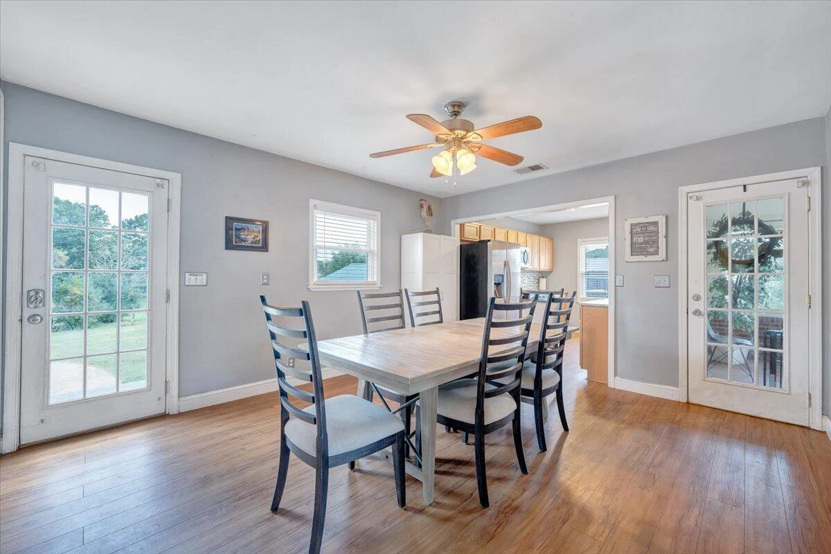 10590 Stewartsville RD - Photo 9