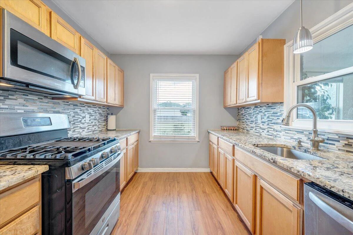 10590 Stewartsville RD - Photo 11