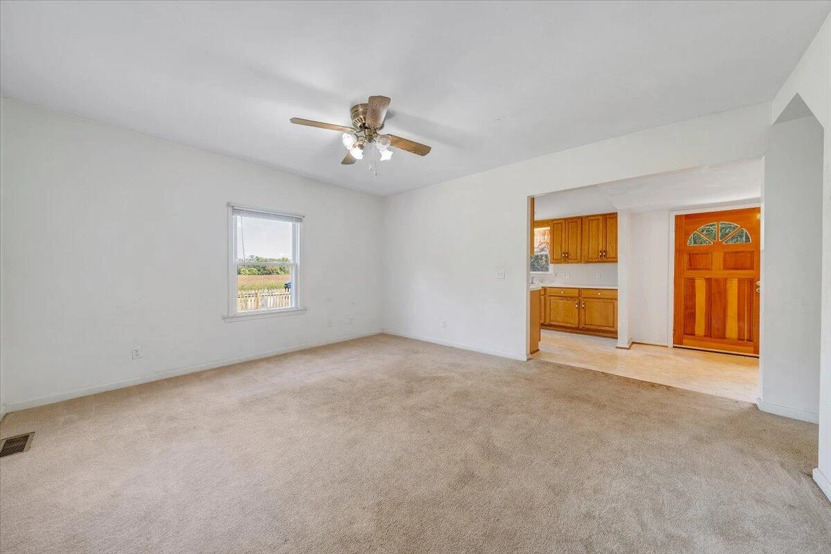 1494 W Riverside DR - Photo 12