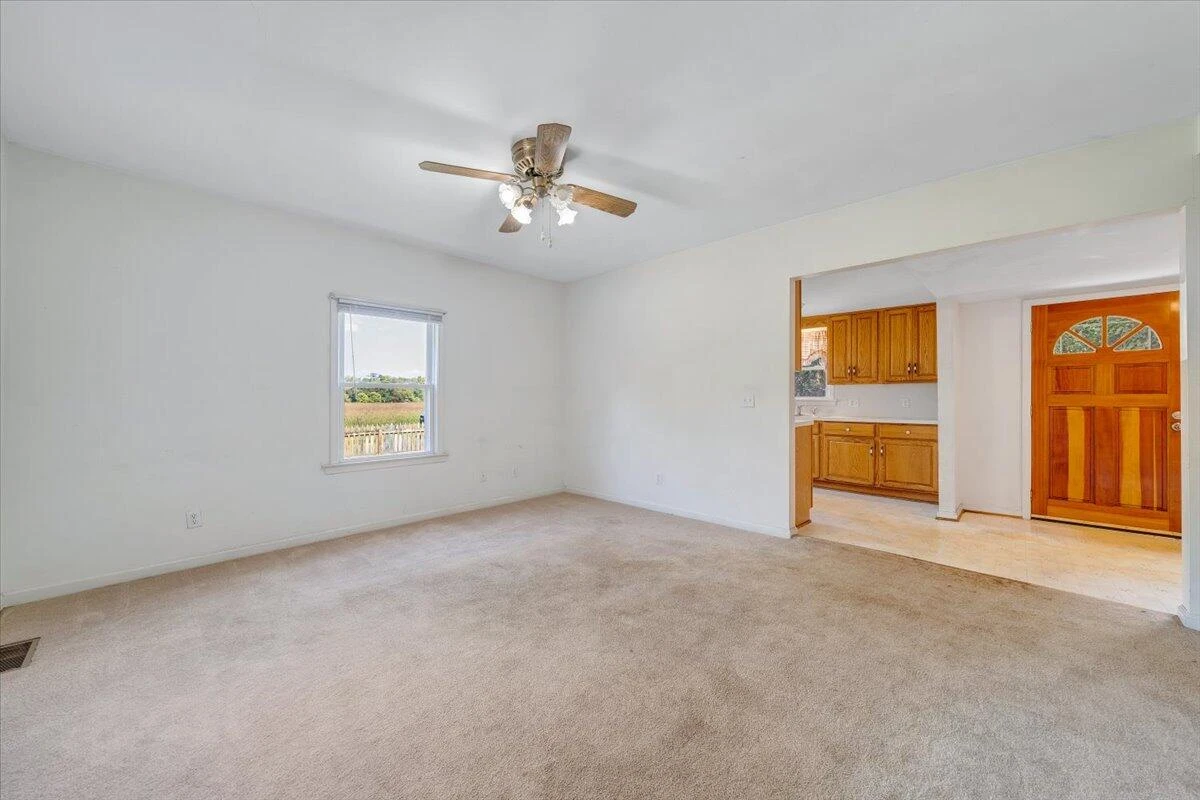 1494 W Riverside DR - Photo 13