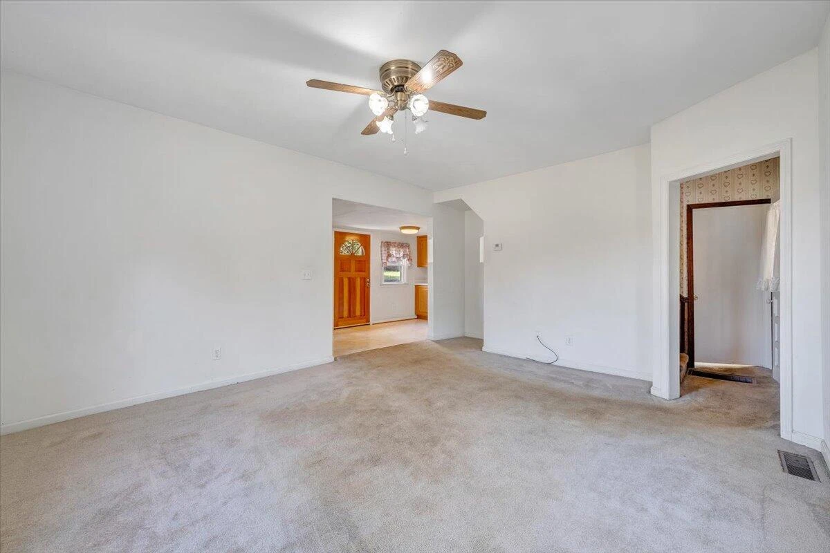 1494 W Riverside DR - Photo 15