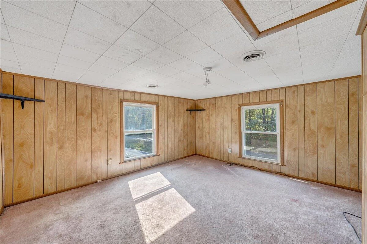 1494 W Riverside DR - Photo 21