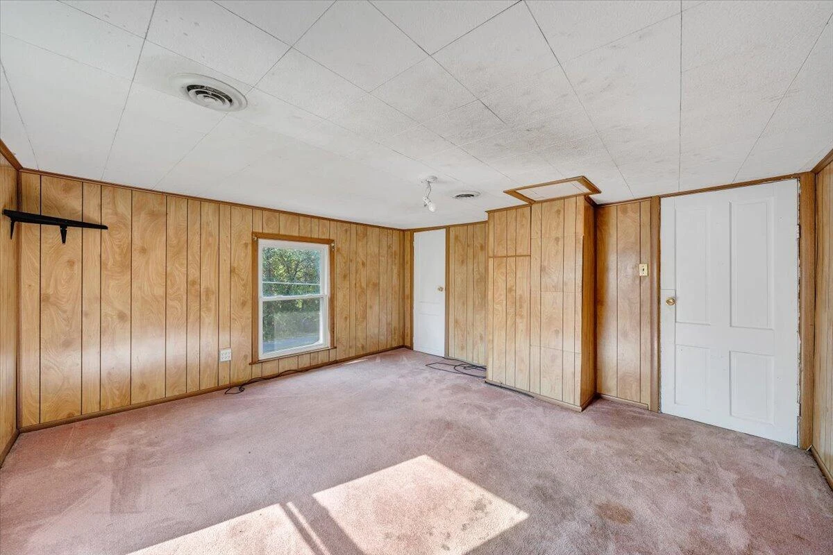 1494 W Riverside DR - Photo 22