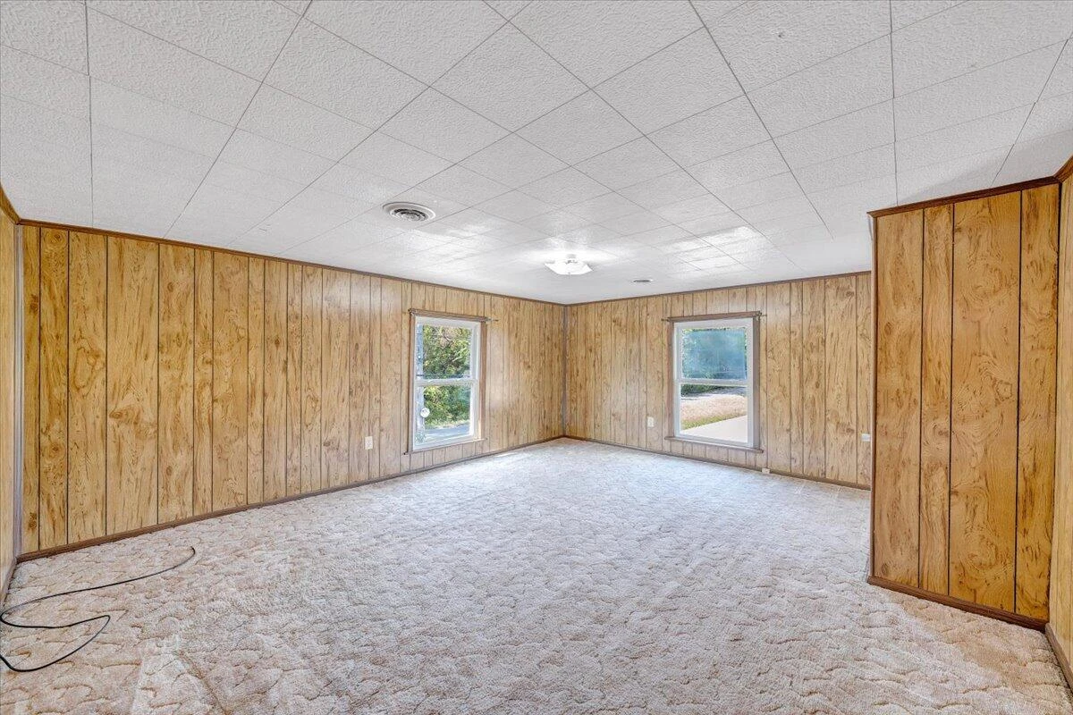 1494 W Riverside DR - Photo 23