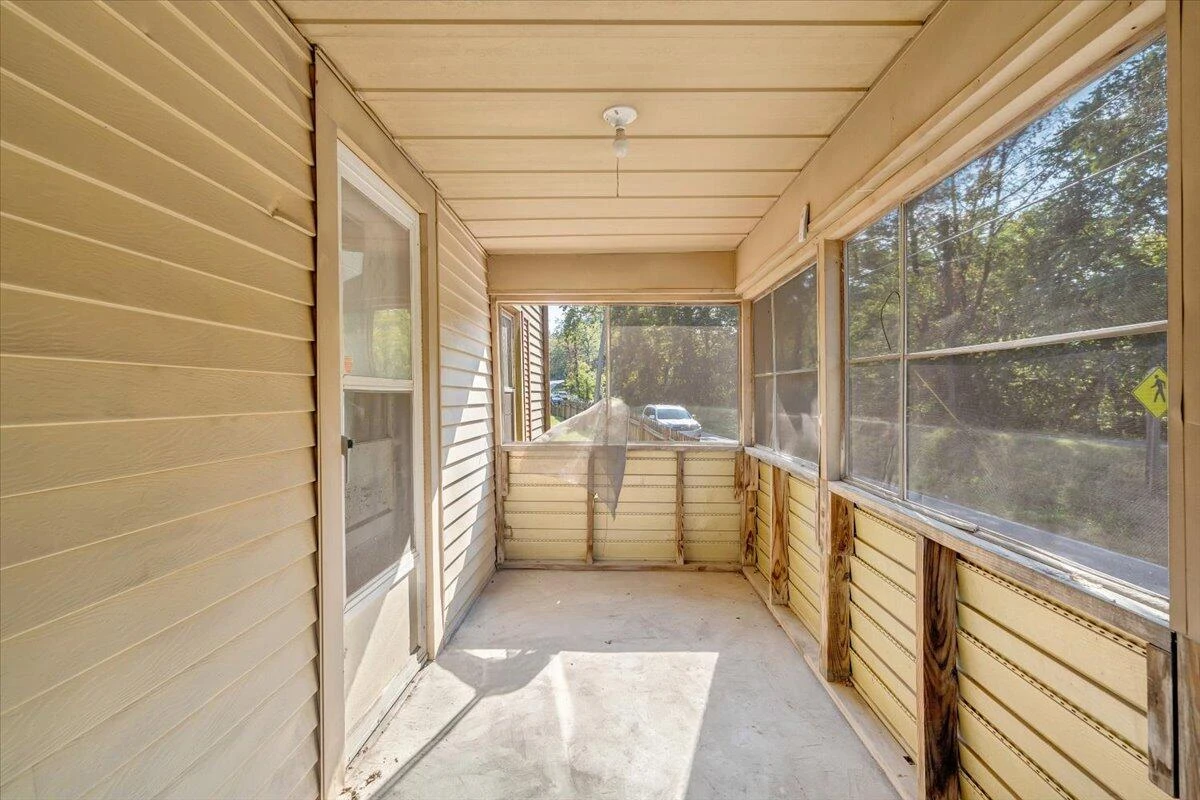 1494 W Riverside DR - Photo 26