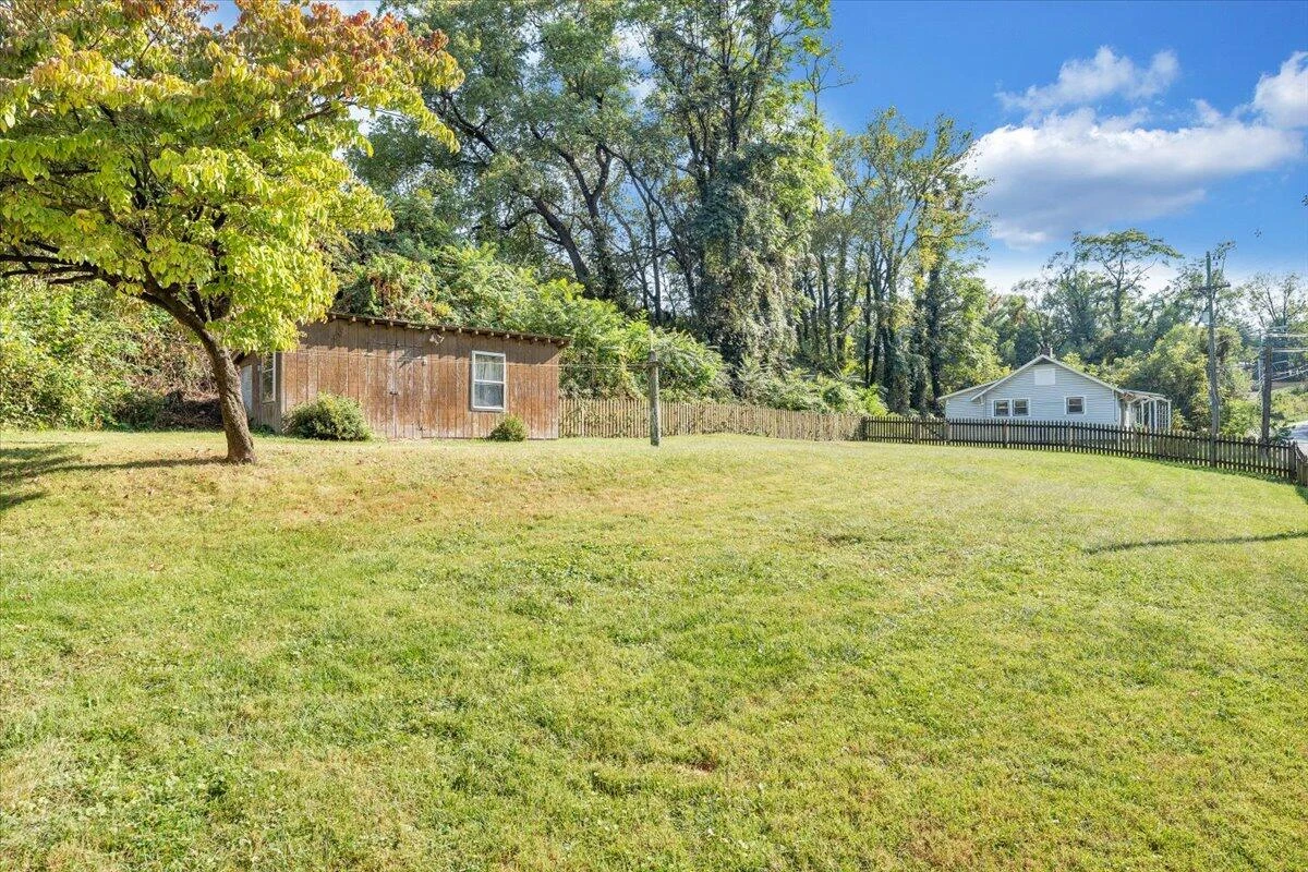 1494 W Riverside DR - Photo 30