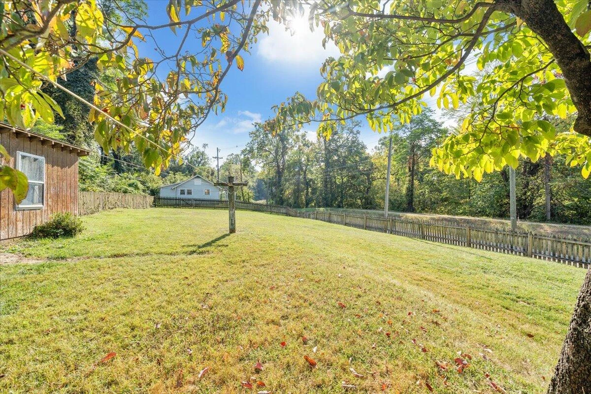 1494 W Riverside DR - Photo 31
