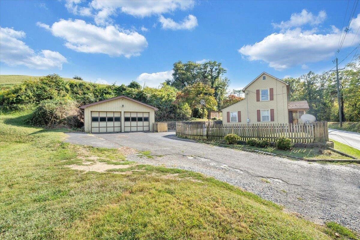 1494 W Riverside DR - Photo 38