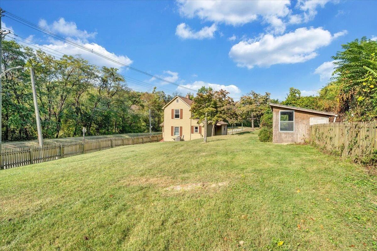 1494 W Riverside DR - Photo 39