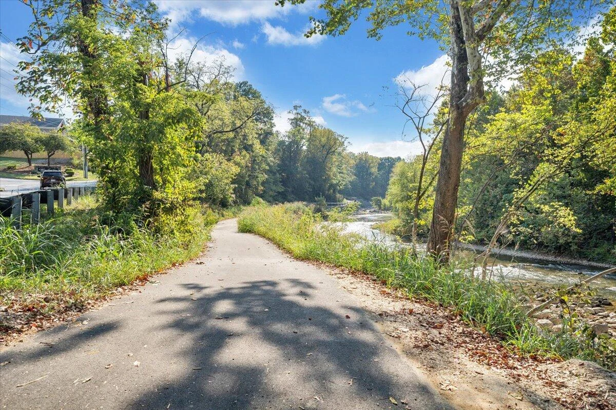 1494 W Riverside DR - Photo 40