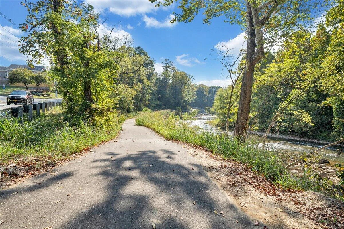 1494 W Riverside DR - Photo 41