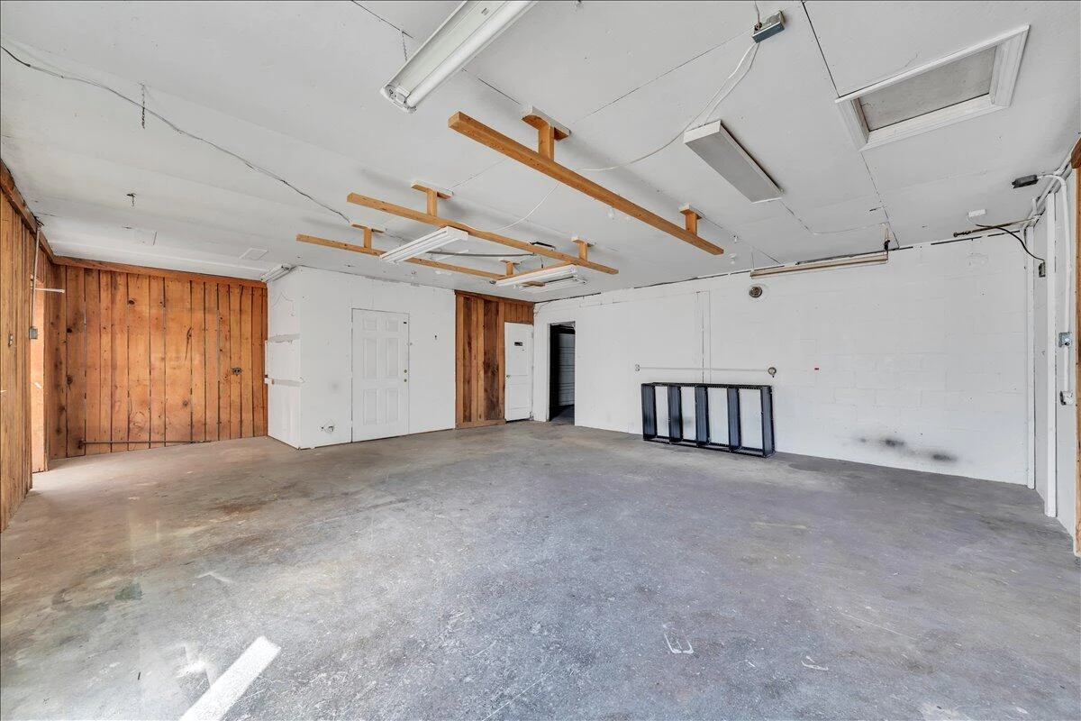 3121 Plantation RD NE - Photo 3