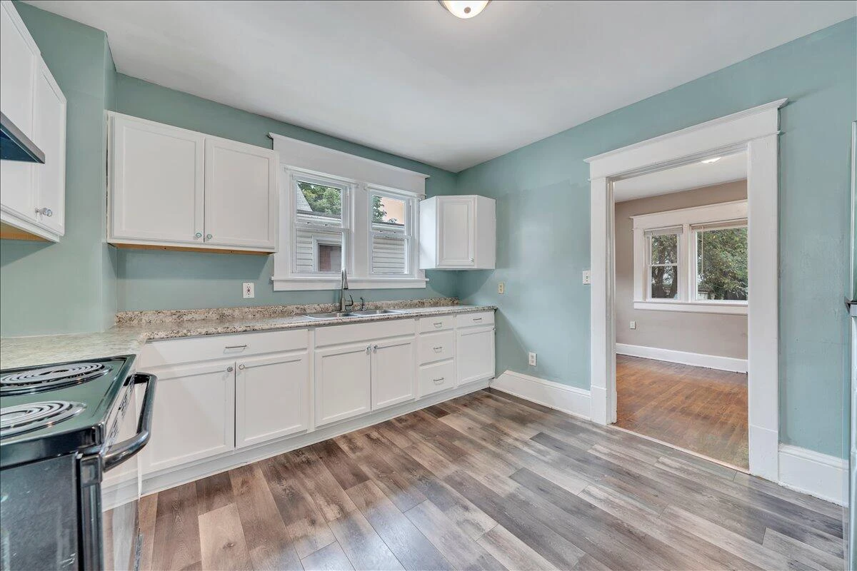 811 RUTHERFORD AVE NW - Photo 10