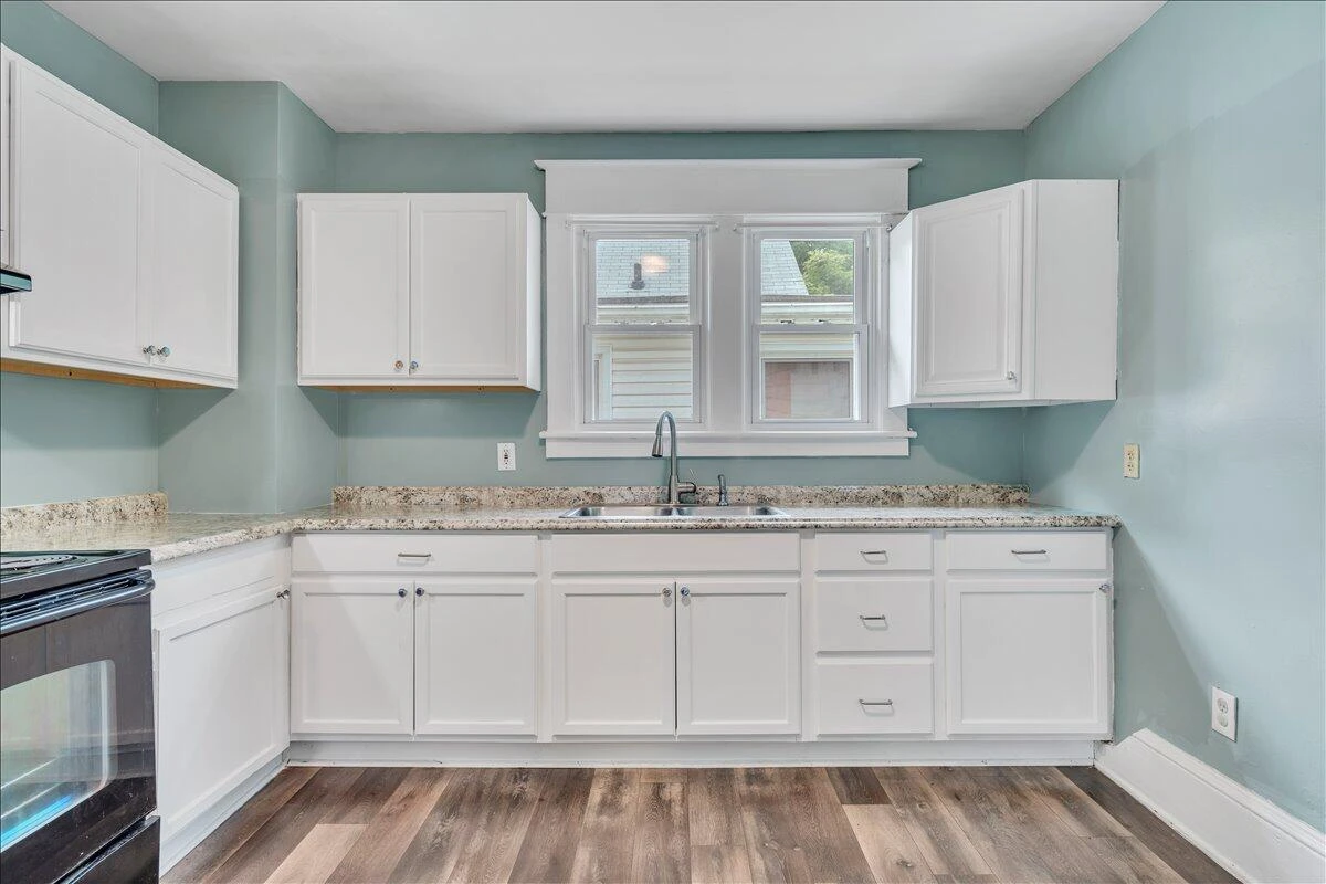 811 RUTHERFORD AVE NW - Photo 11