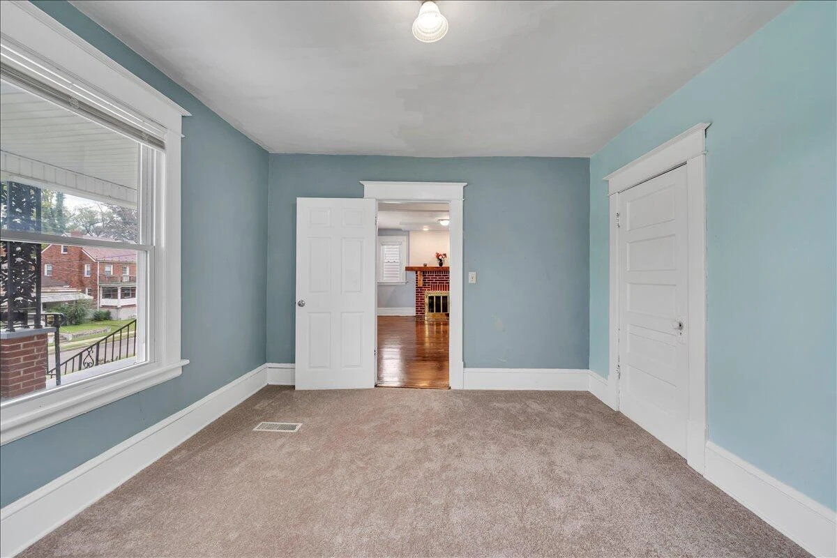 811 RUTHERFORD AVE NW - Photo 18