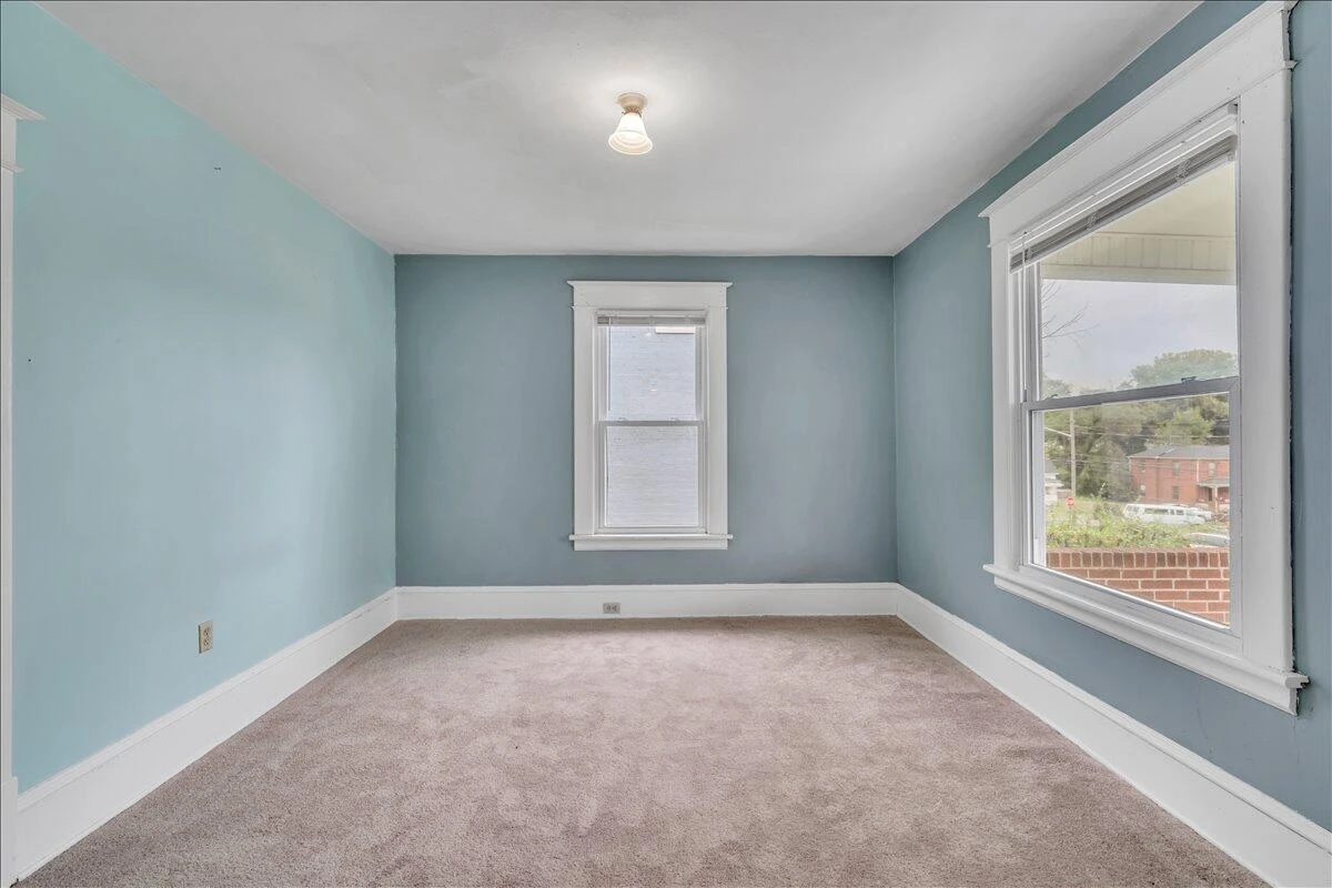 811 RUTHERFORD AVE NW - Photo 22