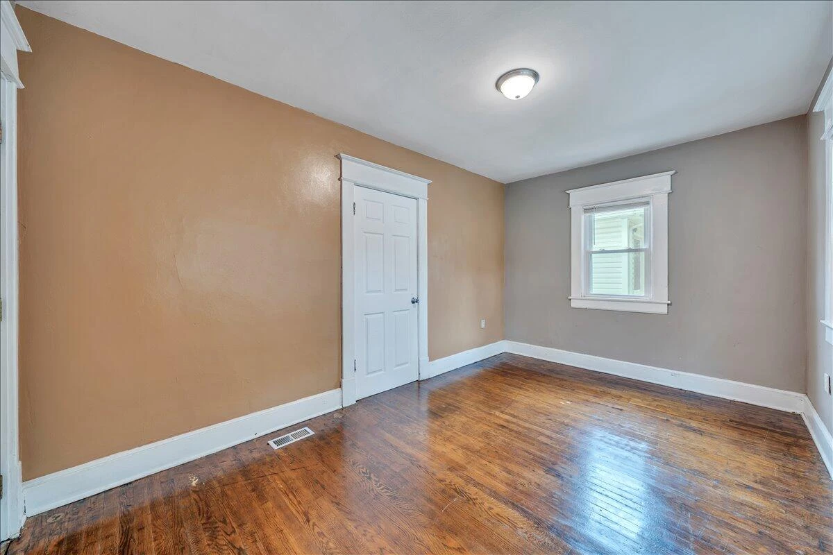 811 RUTHERFORD AVE NW - Photo 26