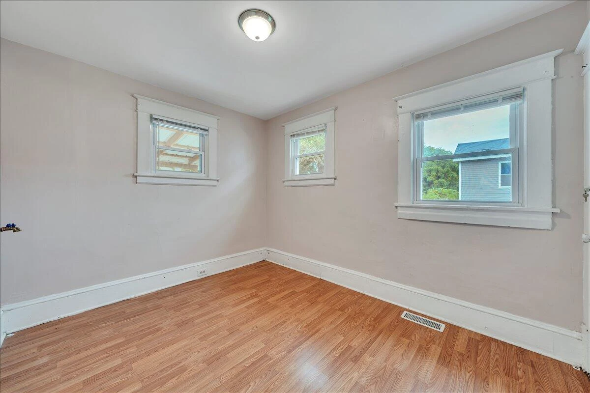 811 RUTHERFORD AVE NW - Photo 29