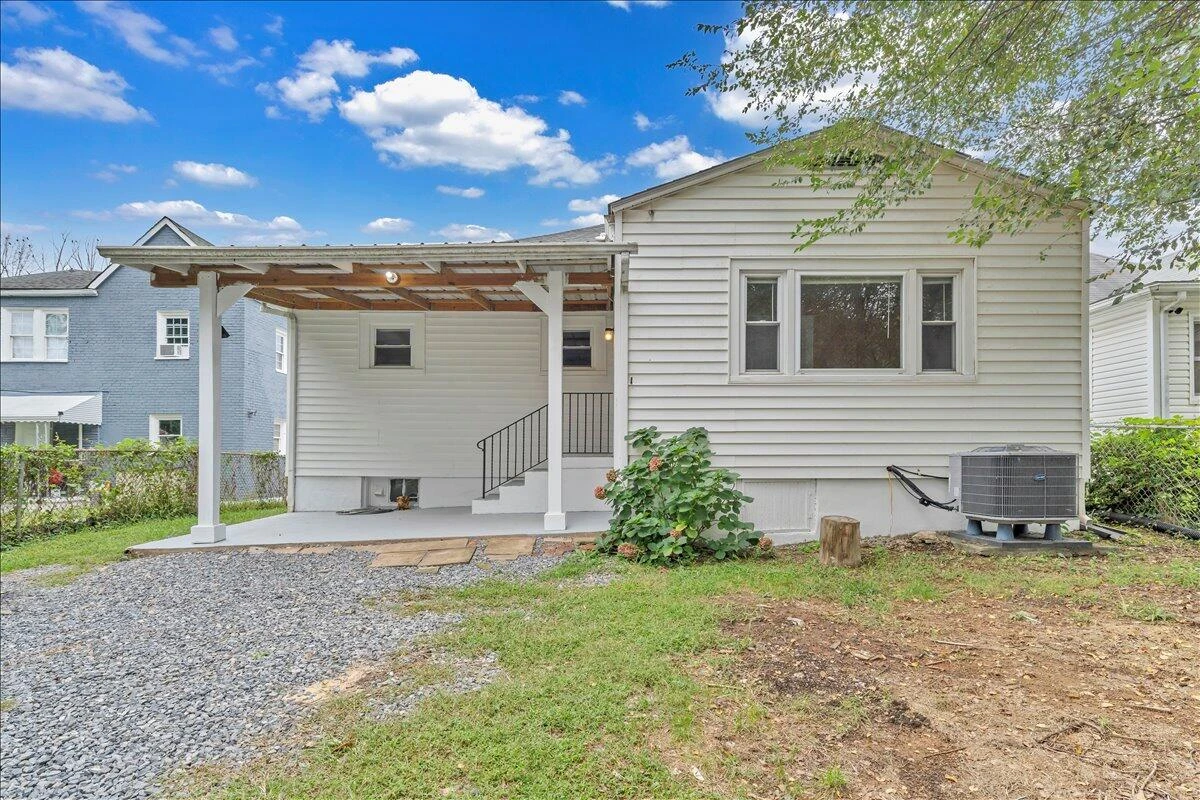 811 RUTHERFORD AVE NW - Photo 38