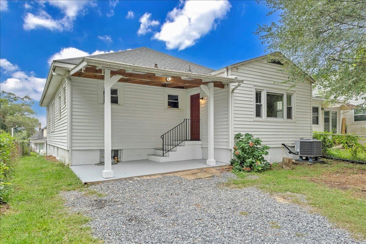 811 RUTHERFORD AVE NW - Photo 39