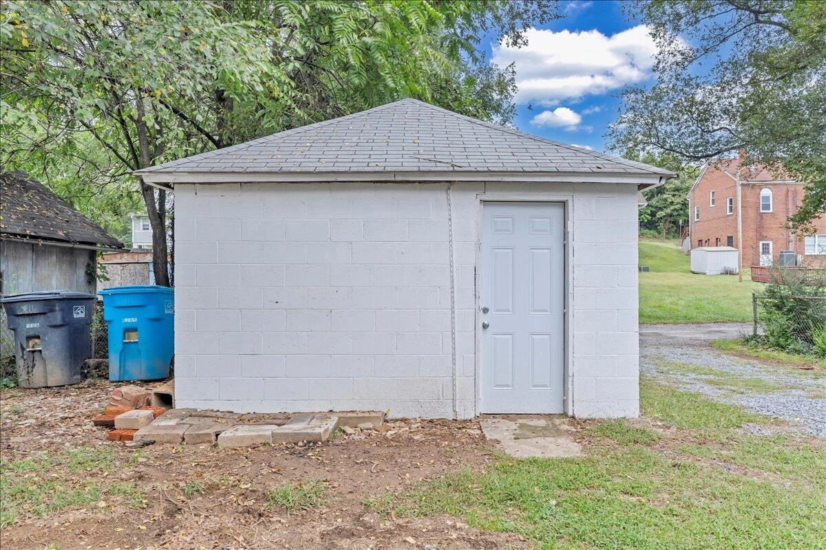811 RUTHERFORD AVE NW - Photo 43