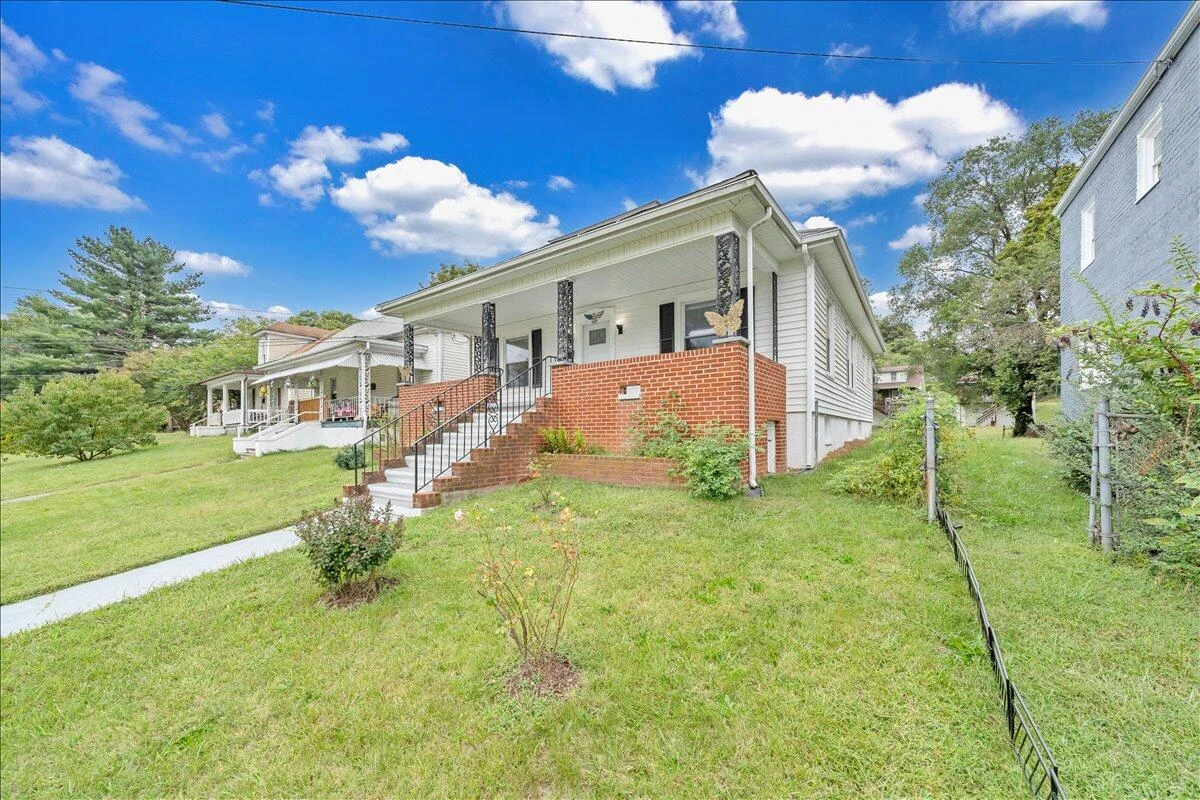 811 RUTHERFORD AVE NW - Photo 48