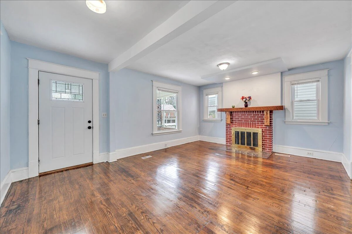 811 RUTHERFORD AVE NW - Photo 6